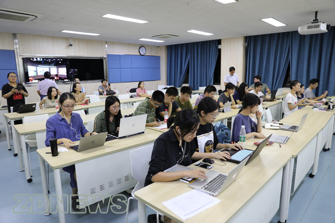 當浙大遇上哈佛，兩校學子同上一堂VR考古課