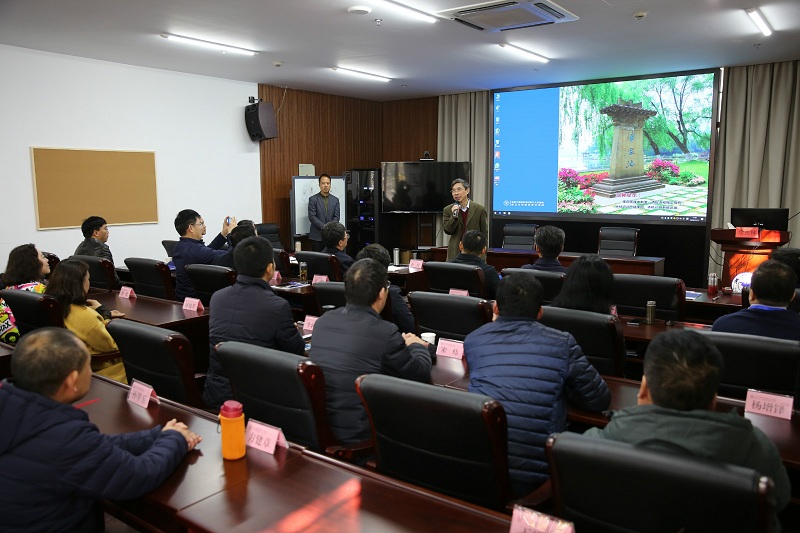 校黨委副書記、副校長張宏建看望中國延安干部學院培訓學員并就教育培訓工作展開交流