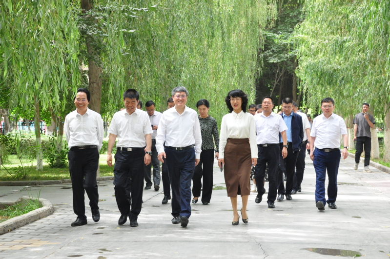 浙江大學(xué)黨委書記任少波率隊(duì)赴新疆調(diào)研考察