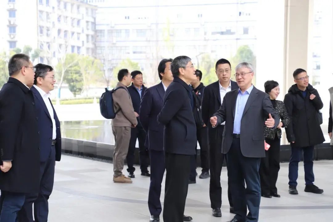 浙江大學(xué)黨委書記任少波調(diào)研寧波工業(yè)互聯(lián)網(wǎng)研究院