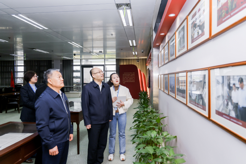 浙大校長馬琰銘院士參觀調研學校黨員教育培訓基地和學生創新實踐基地